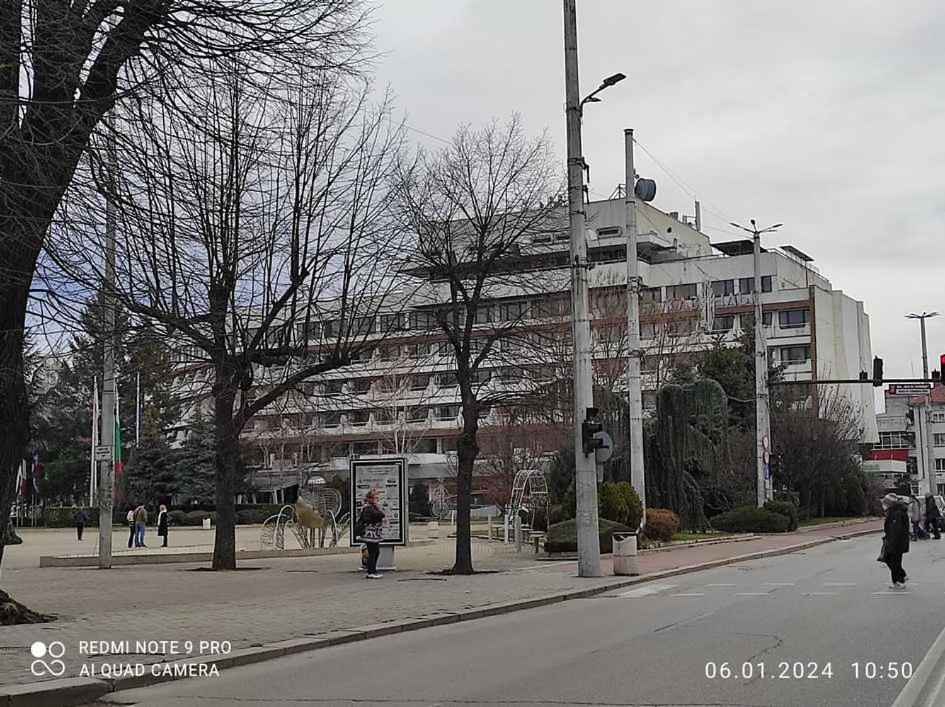 Хотел Казанлък ภายนอก รูปภาพ